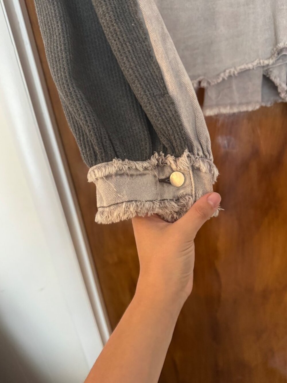 POL Mixed Media Denim Waffle Knit Jacket L Gray Raw Hem Cropped Boho Shacket - Picture 6 of 6